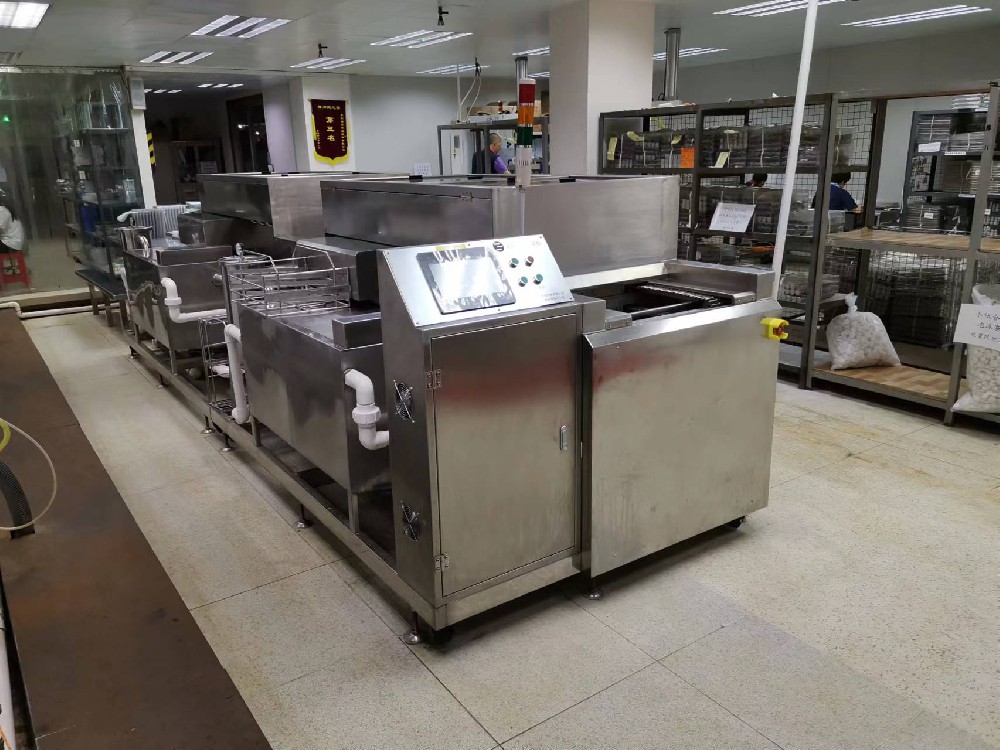 Fully automatic ultrasonic cleaning machine